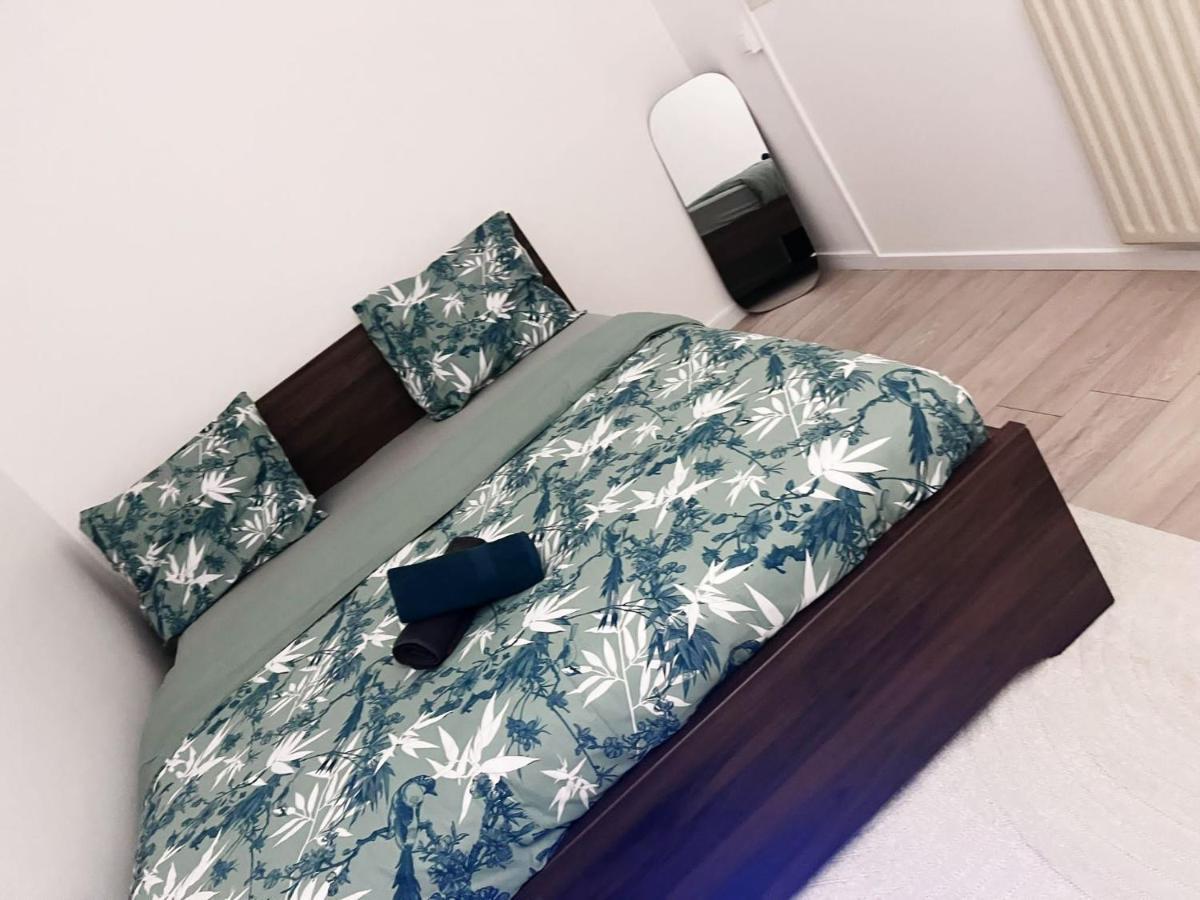Logement Entier Chambre+Salon + Jardin & Terrasse Les Ulis Ngoại thất bức ảnh
