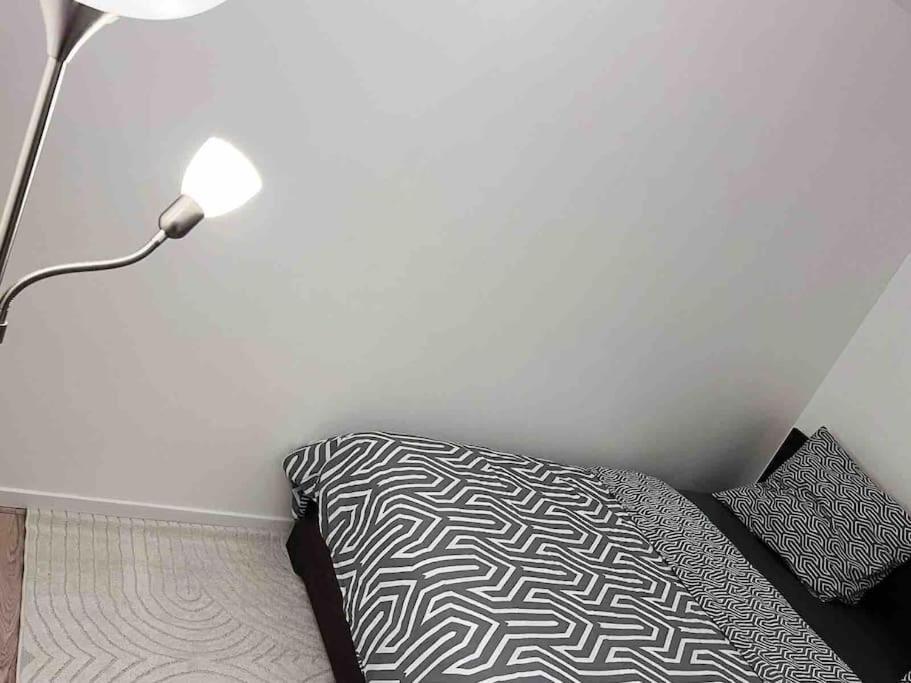 Logement Entier Chambre+Salon + Jardin & Terrasse Les Ulis Ngoại thất bức ảnh
