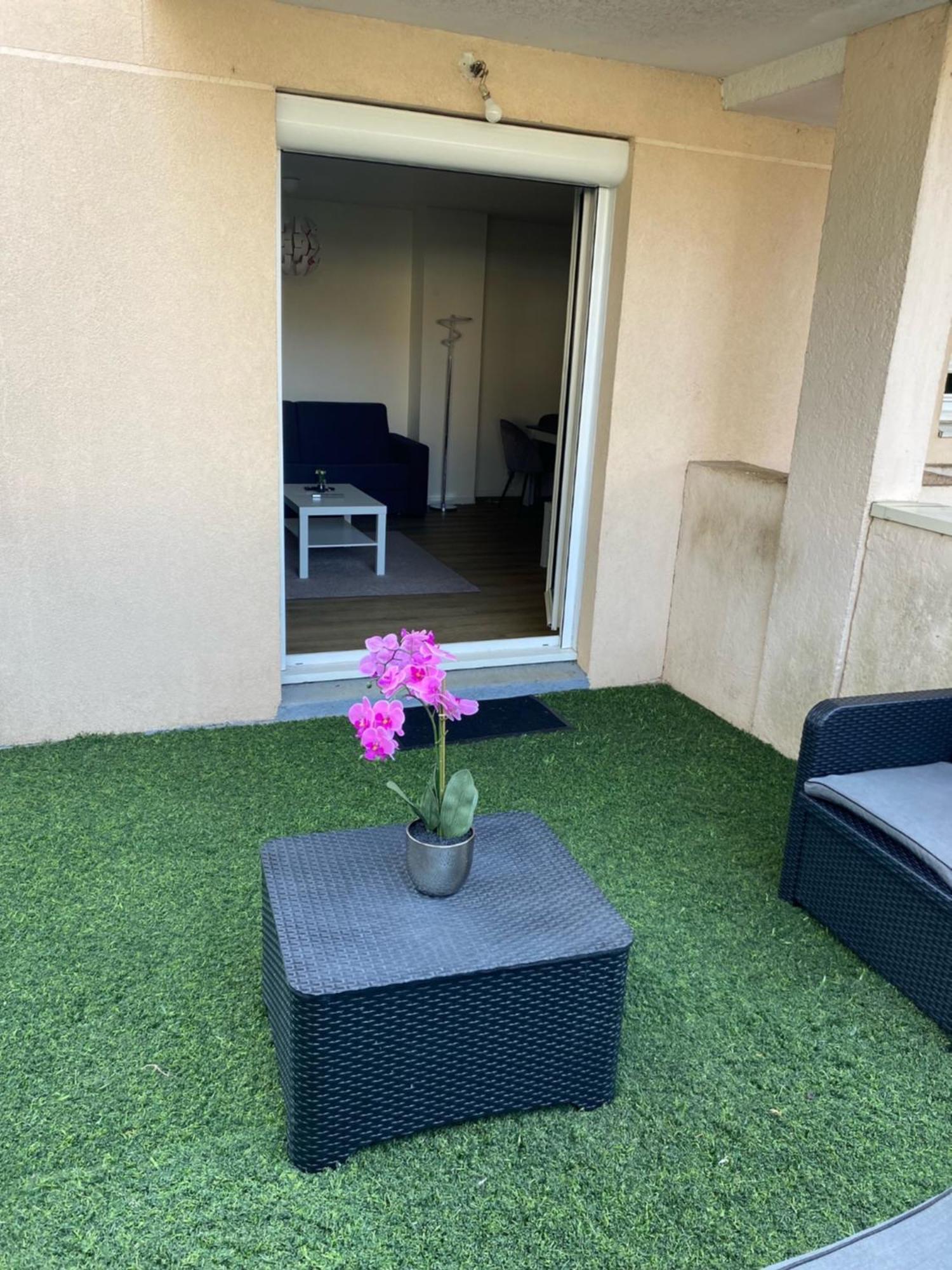 Logement Entier Chambre+Salon + Jardin & Terrasse Les Ulis Ngoại thất bức ảnh